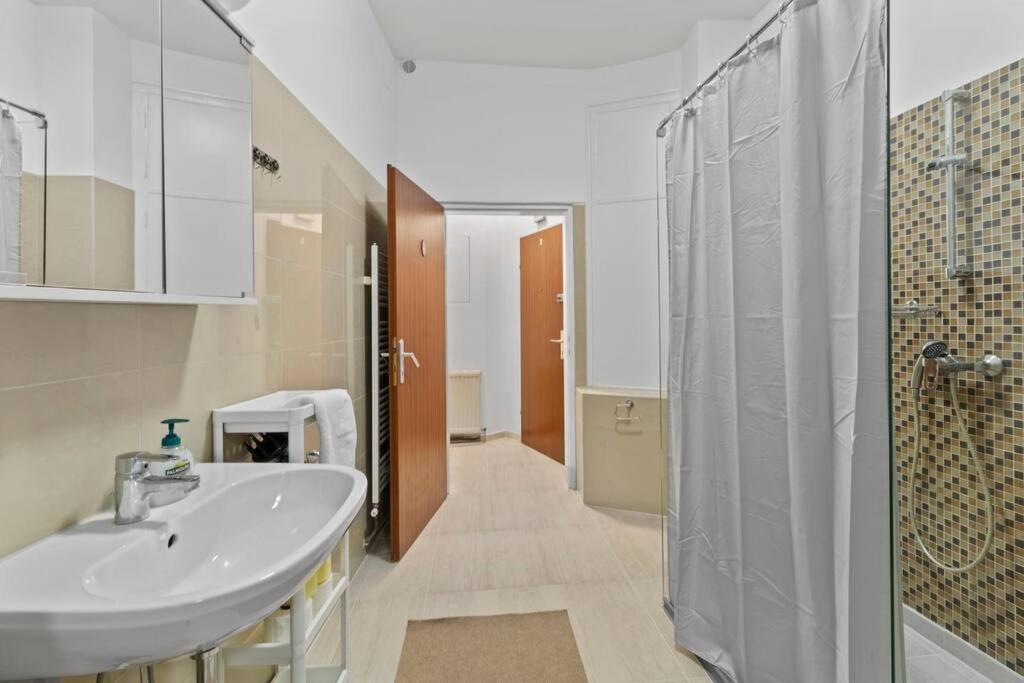 Modern Apartment Close To Center - 2Br فيينا المظهر الخارجي الصورة